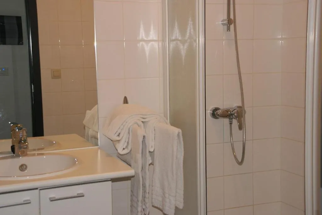 Residence Aryan Saint-Josse-ten-Noode 2*,  Βέλγιο